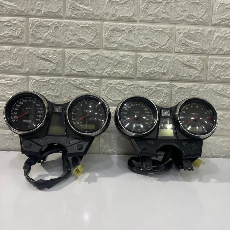 کیلومتر cb1300